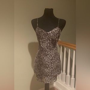 Guess sexy leopard dress Xs